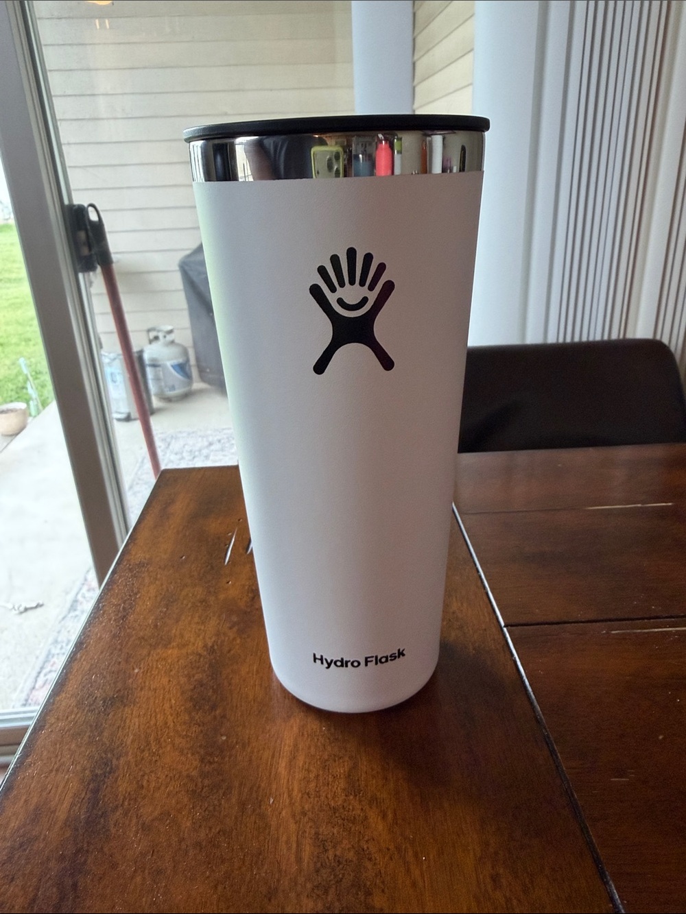 22 oz. Hydro Flask tumbler. White.